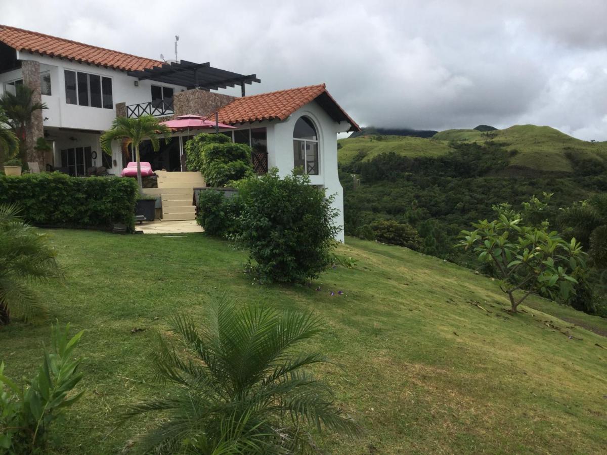Hawk'S Nest Bed & Breakfast La Laguna de San Carlos 외부 사진